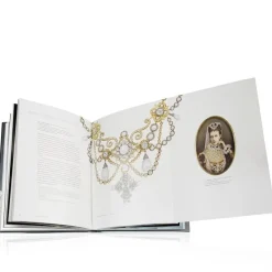 The Queen'S Diamonds